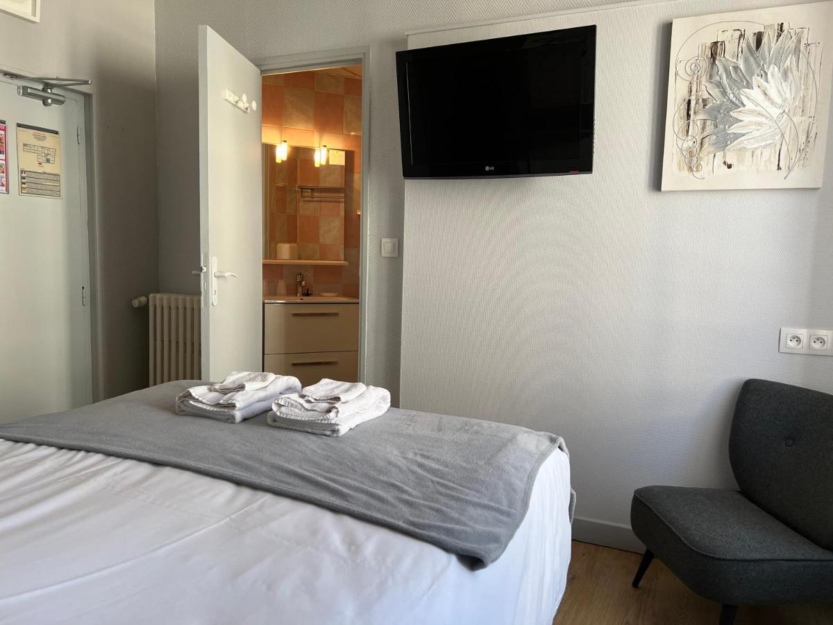 Logis Hotel Des Causses Millau Exterior photo