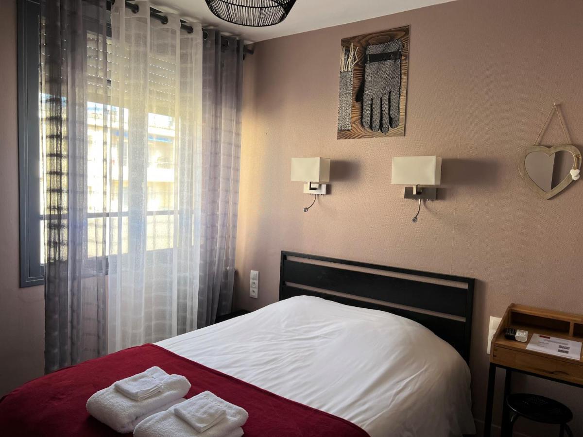 Logis Hotel Des Causses Millau Exterior photo