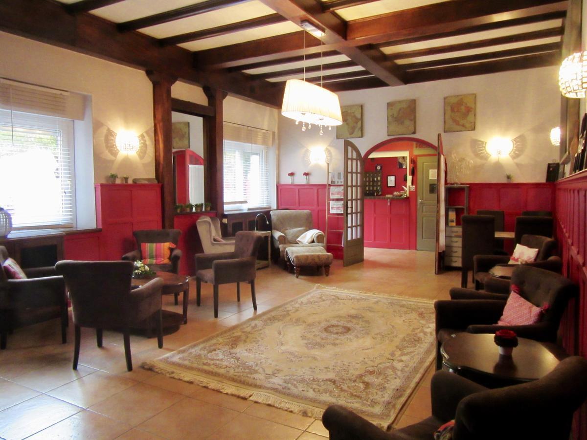 Logis Hotel Des Causses Millau Exterior photo